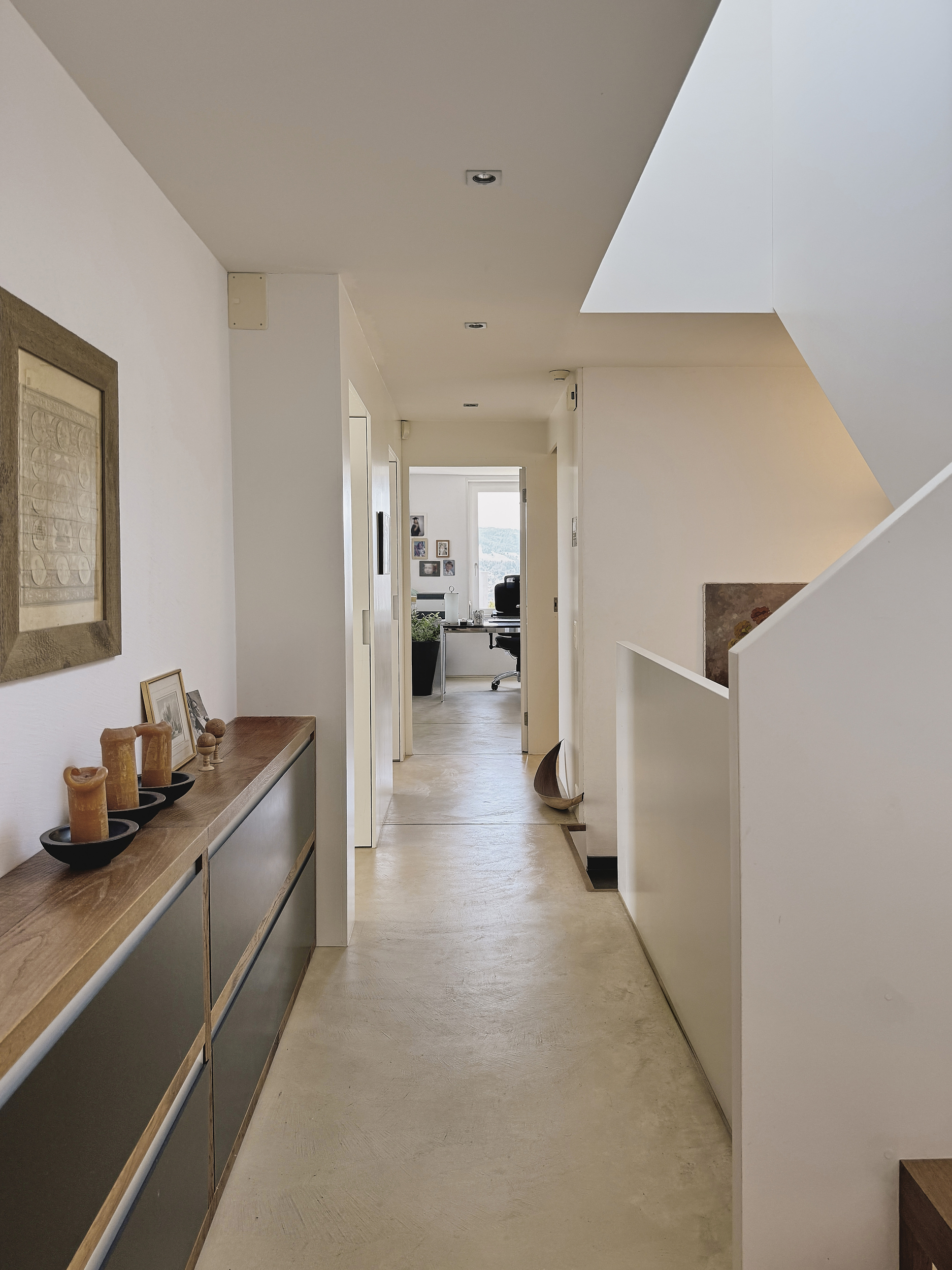 upper floor hallway looking towards the bedrooms.