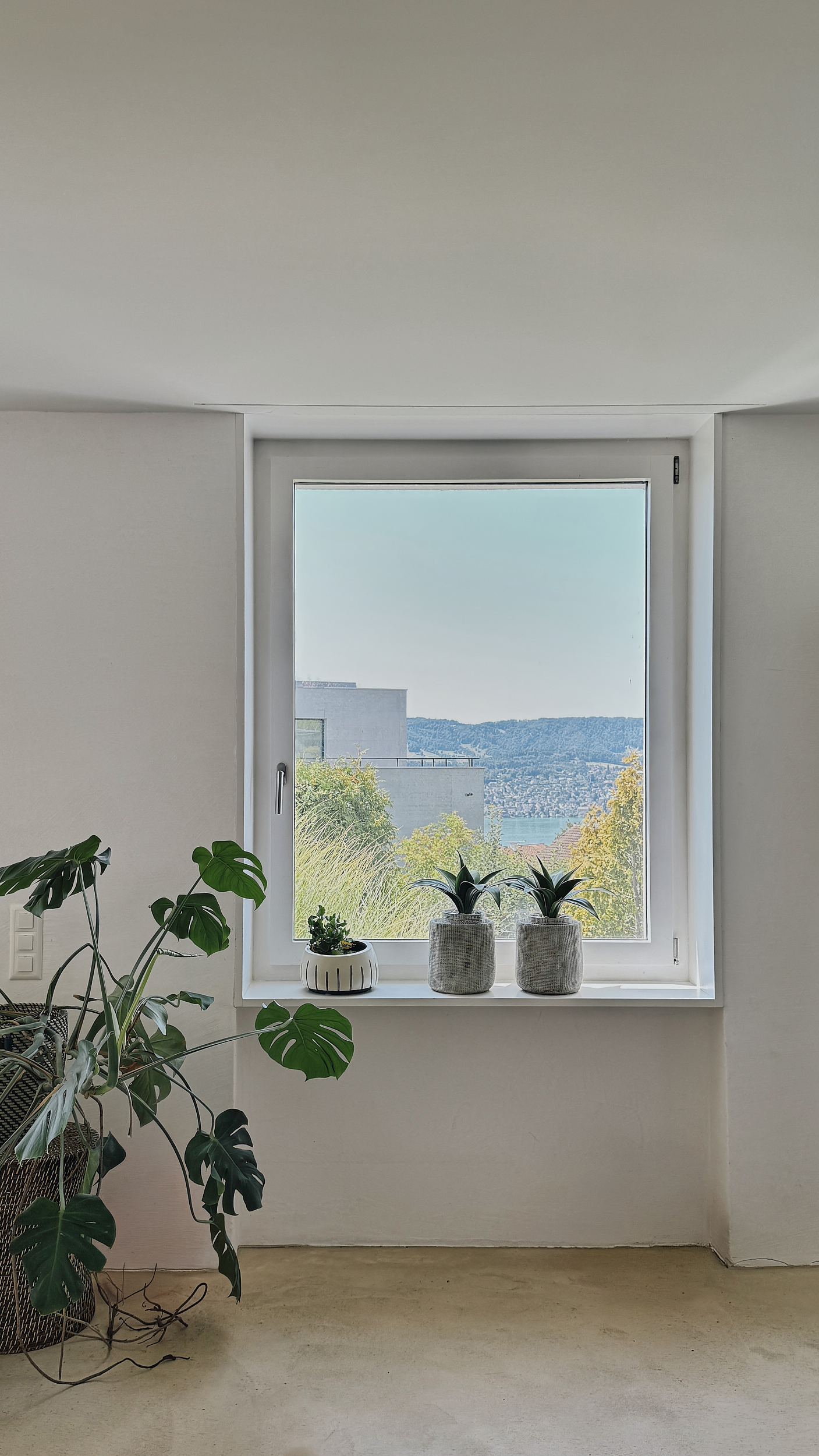 Detail photo living room with window.
